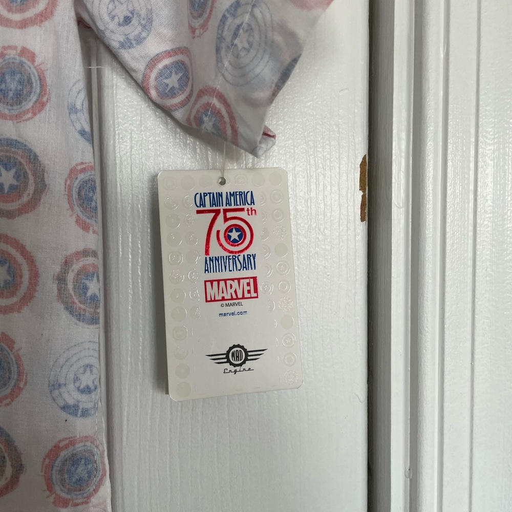 NEW Captain America Button Down Shirt - Picture 5 of 8